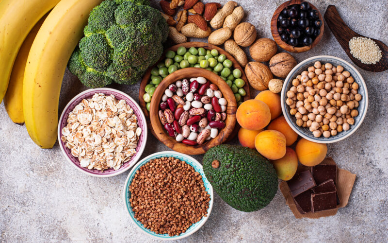 Estos alimentos pueden dificultar que tu cuerpo aproveche el magnesio: qué dice la evidencia